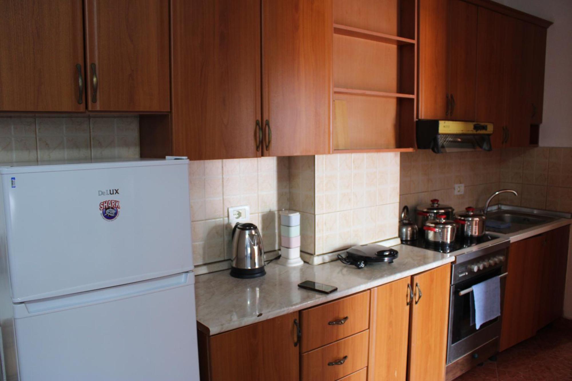 Crew Hostel Тирана Екстериор снимка
